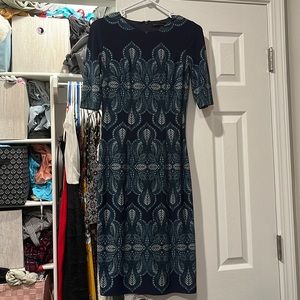 emerald green and navy floral mandela 3/4 sleeve knee length dress. size 00